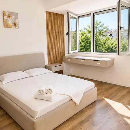 Center Fast Wi-fi 5 Min To Skanderbeg Square Апартаменты