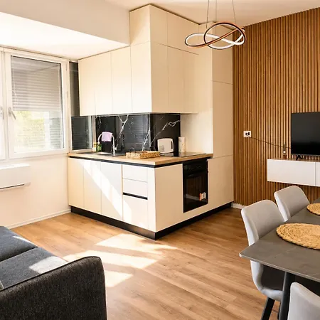 Center Fast Wi-fi 5 Min To Skanderbeg Square Апартаменты Тирана